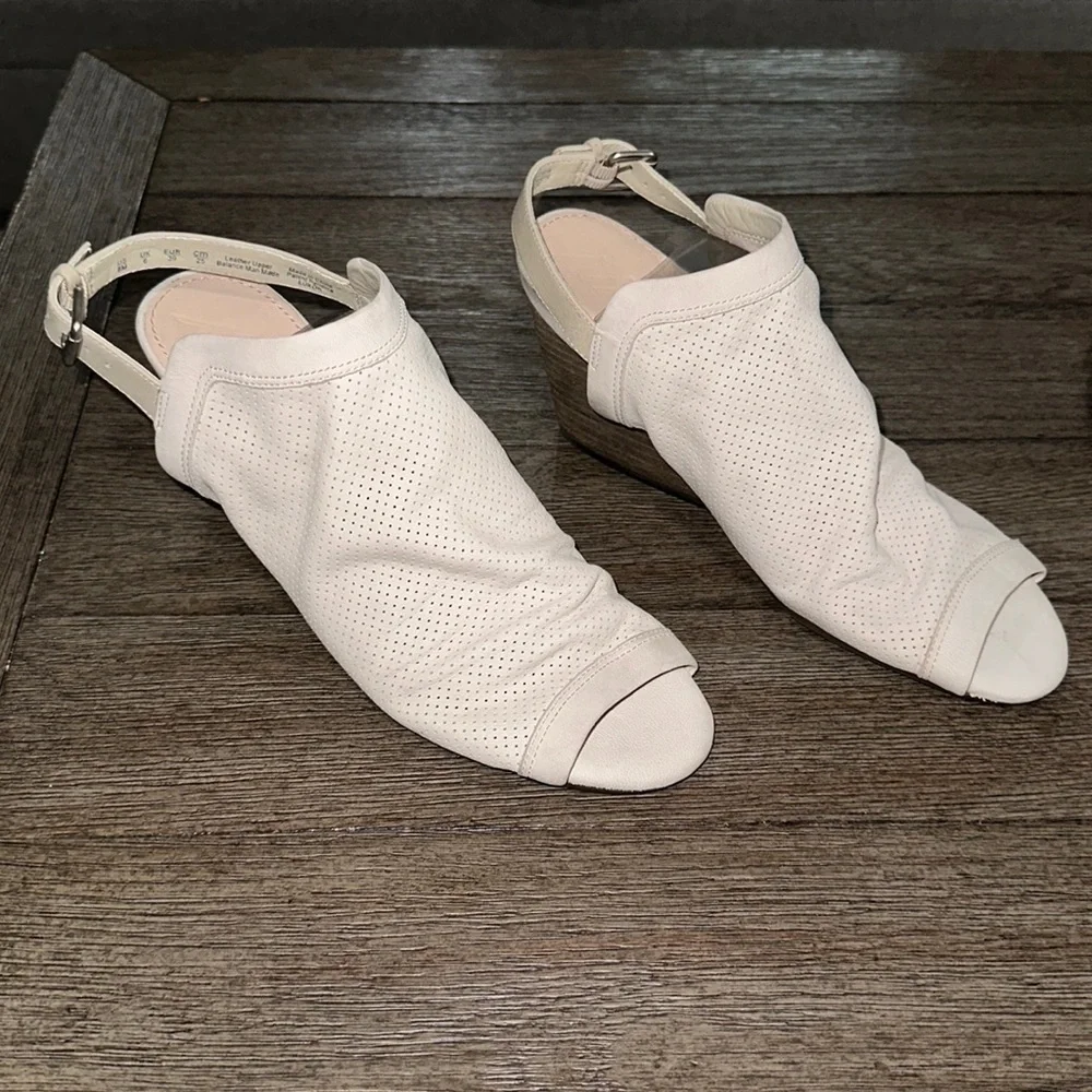 Naya Luxor demi wedge sling back sandal